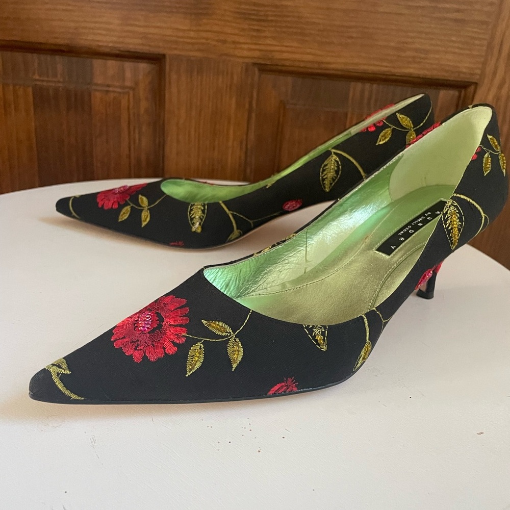 NEW Vintage Y2K Black & Red Beaded Embroidered Kitten Silk Heels Pumps 9.5 RARE!